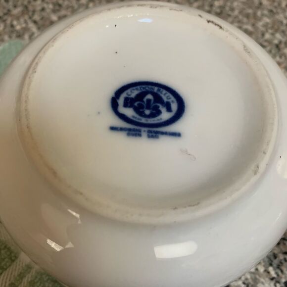 Cordon Bleu Hot Chili Peppers Serving Bowls 16 Oz Each Set Of 2 Oven Micro Dish - Picture 9 of 13